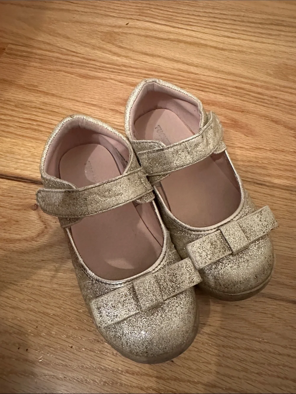 Tucker + Tate Glitter Bow Mary Jane Shoes in Gold